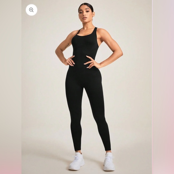 Crisscross Back Sleeveless Active Jumpsuit Sz S & 2 Nude Colored Seamless Thongs - Picture 3 of 12